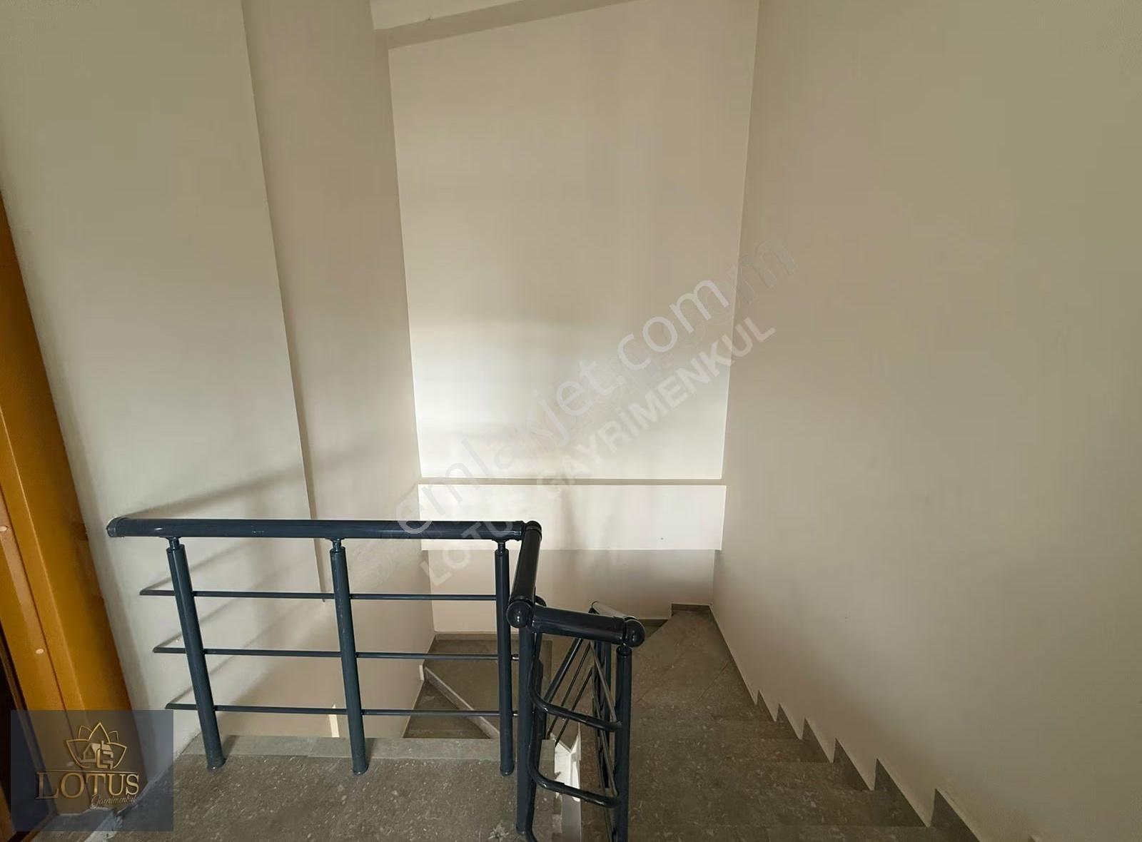 Yeniköy Merkez Havuzlu Otoparklı Site İçinde 3+1 Çatı Dubleks - Görsel 5