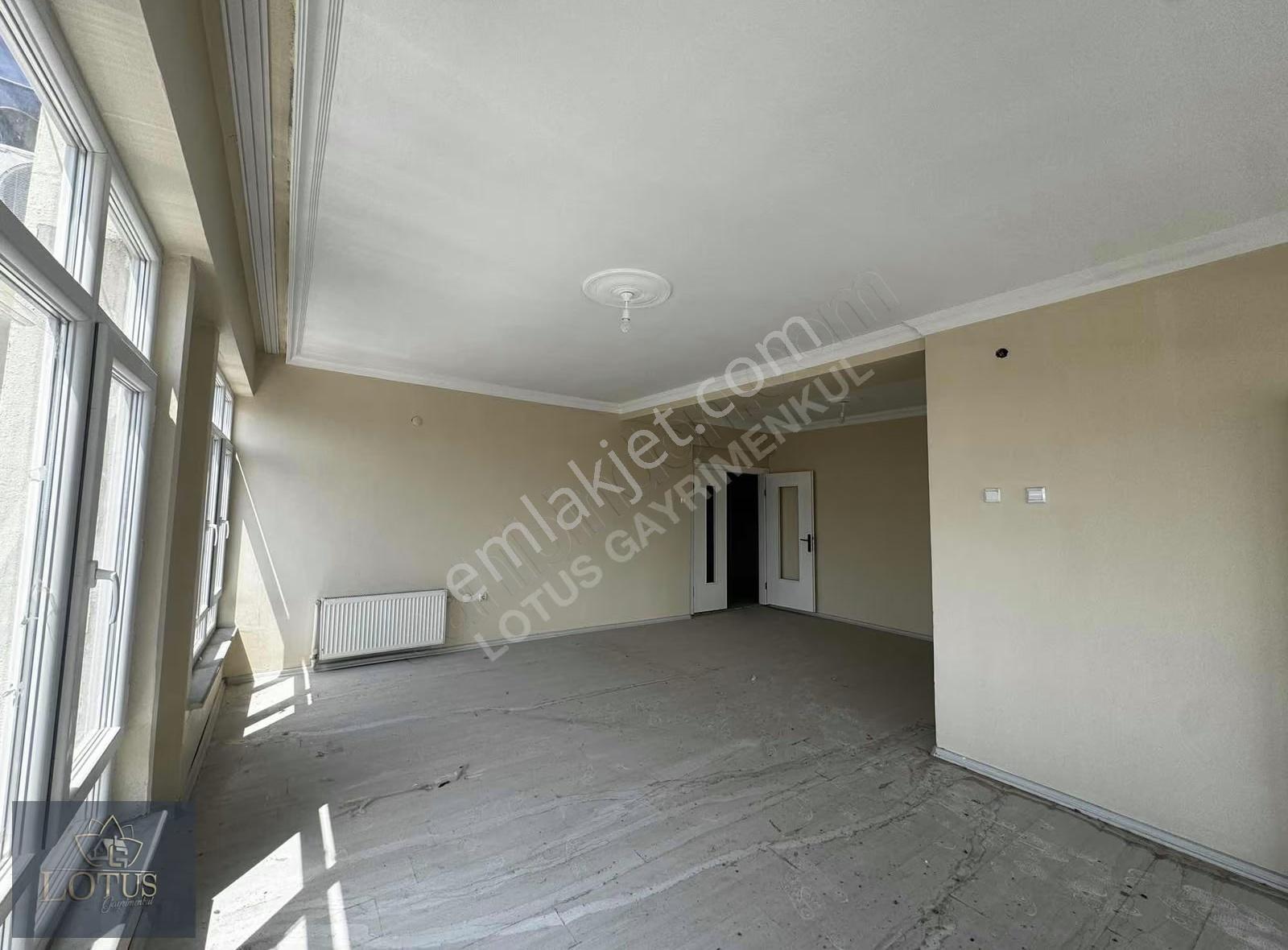 İzmit Leyla Atakan Caddesi 3+1 Arakat Bakımlı Kiralık Daire - Görsel 15