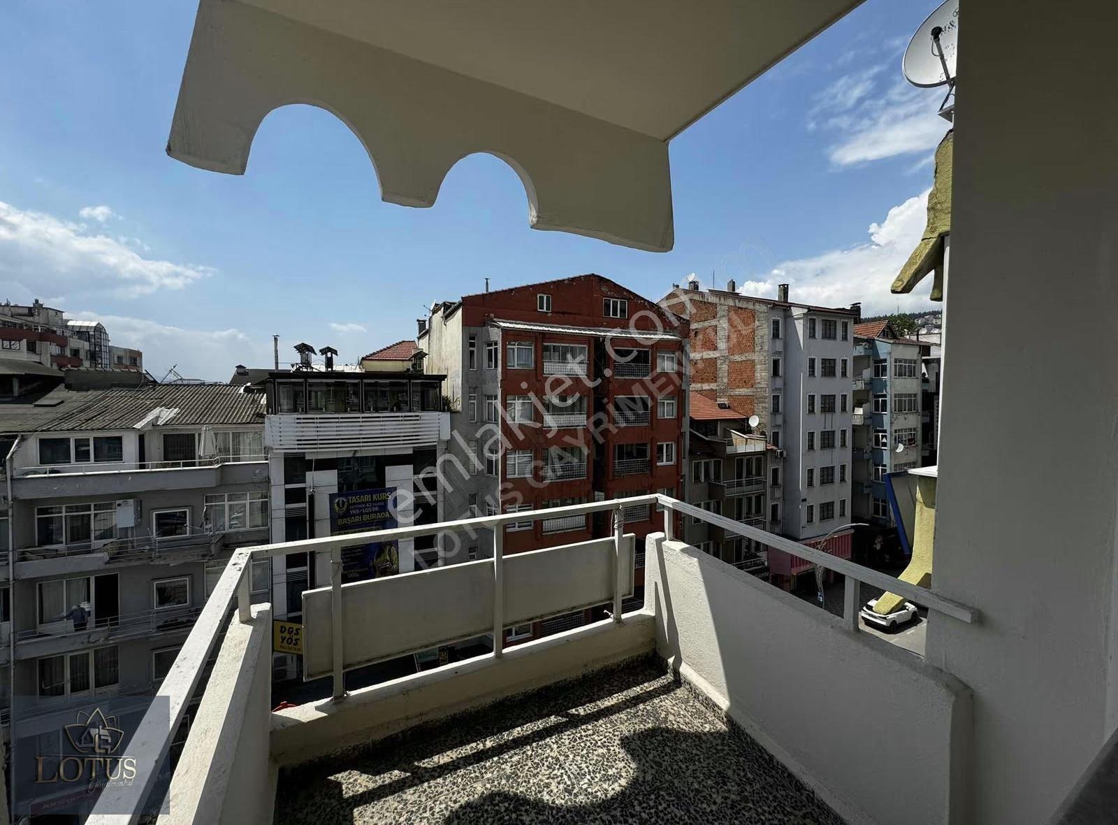 İzmit Leyla Atakan Caddesi 3+1 Arakat Bakımlı Kiralık Daire - Görsel 28