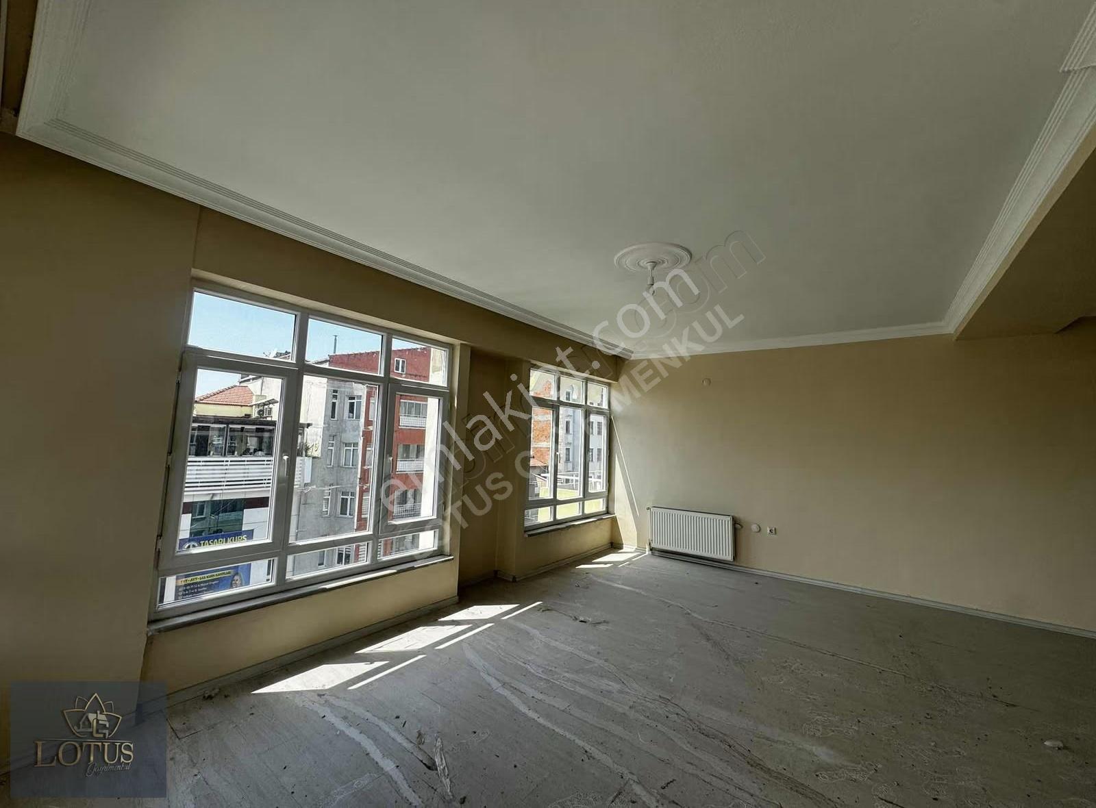 İzmit Leyla Atakan Caddesi 3+1 Arakat Bakımlı Kiralık Daire - Görsel 16