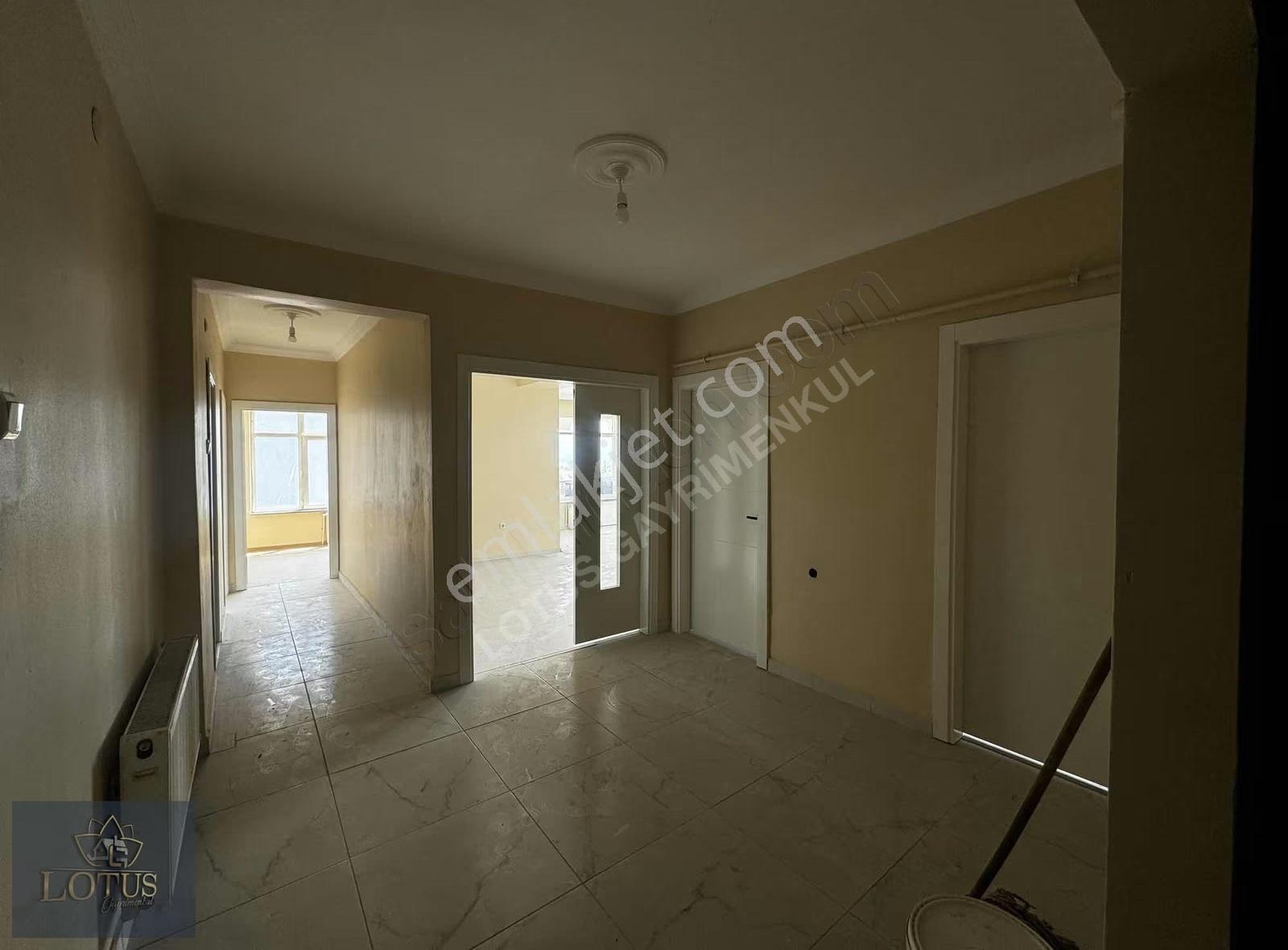 İzmit Leyla Atakan Caddesi 3+1 Arakat Bakımlı Kiralık Daire - Görsel 25