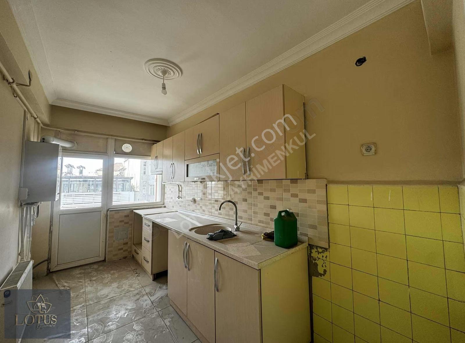 İzmit Leyla Atakan Caddesi 3+1 Arakat Bakımlı Kiralık Daire - Görsel 27