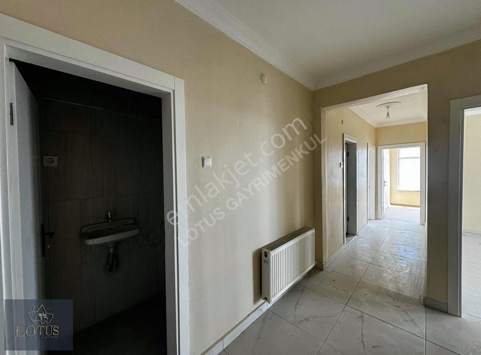 İzmit Leyla Atakan Caddesi 3+1 Arakat Bakımlı Kiralık Daire - Görsel 26
