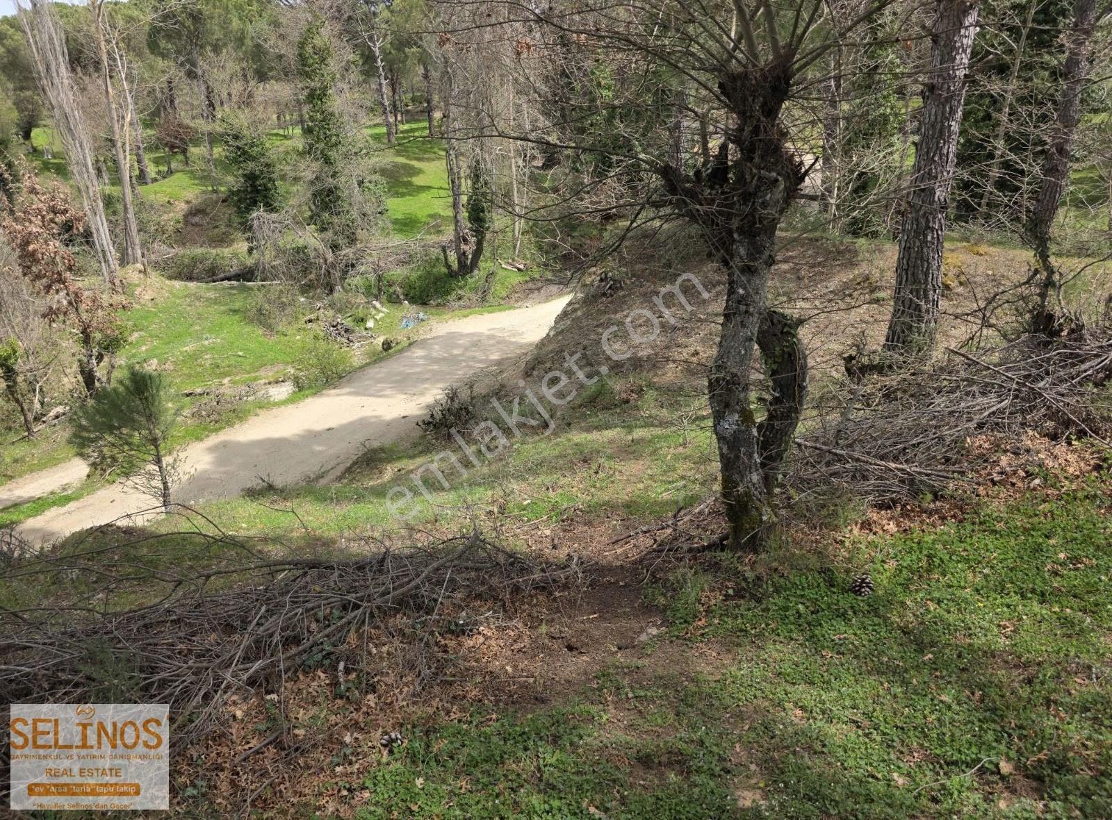 Kozak Karaveliler Köyünde Yolu Olan 2113 M2 Arazi - Görsel 2