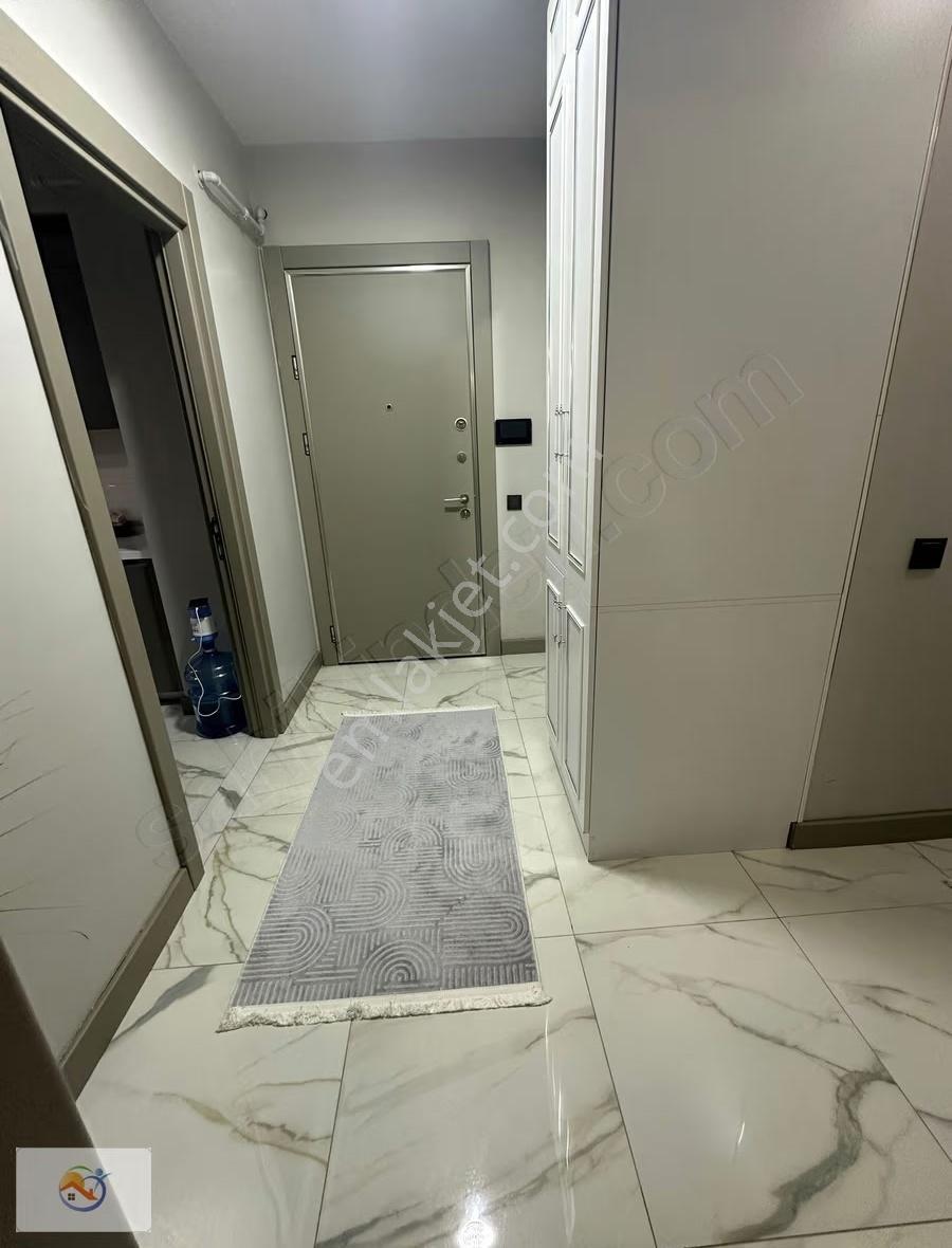 Zeytinburnu Meydan Evlerinde 2+1 Bahçe Katı Satılık Daireler - Görsel 17