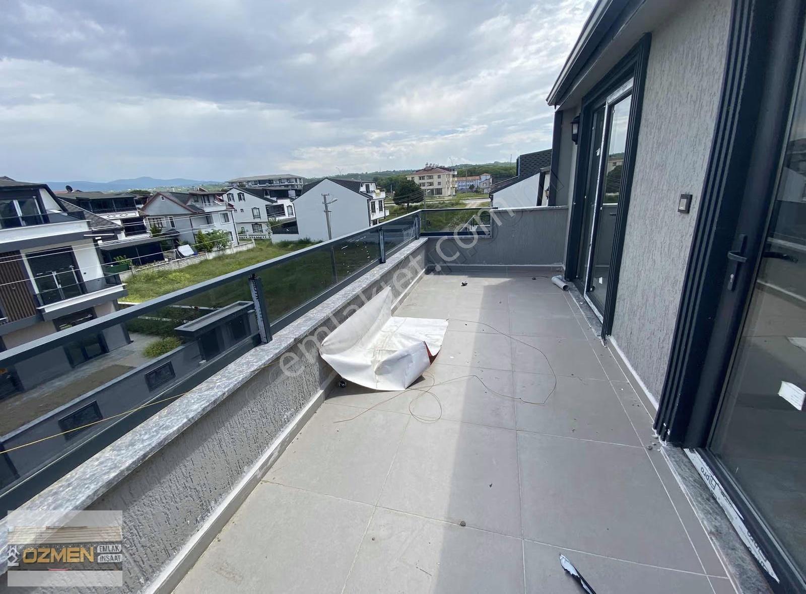 Kocaali Alandere'de Sıfır, Havuzlu, 4+1 Tripleks Villa Kiralık! - Görsel 24