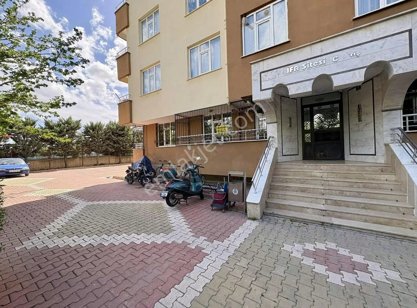 Özlemyardımcı'dan Stadyum Karşısı İfa Sitesinde Kiralık3+1 Daire - Görsel 4