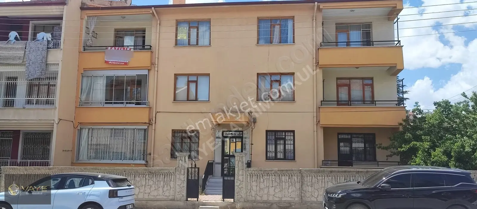 Vaye Gayrimenkul'den Aydınlıkevler'de Satılık Bakımlı 3+1 Daire