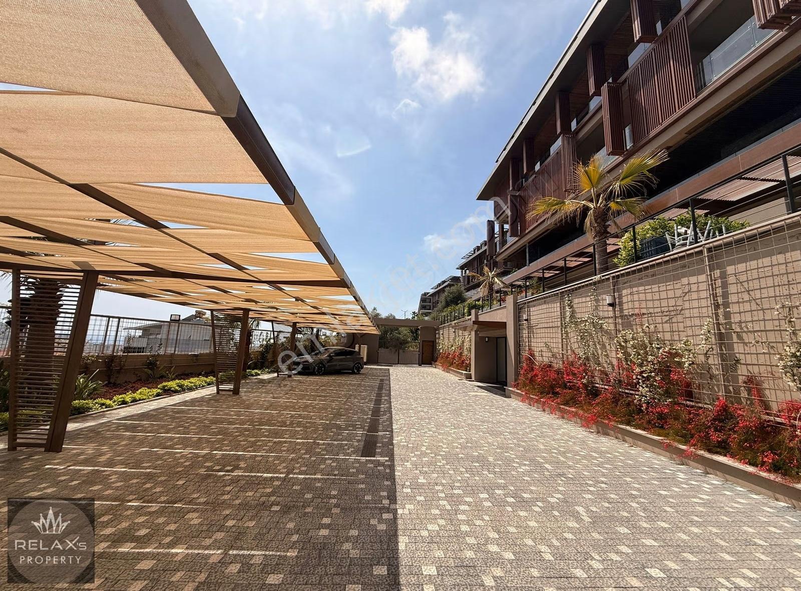 Hasbahçe 3+1 Ayrı Mutfak Deniz & Kale Manzaralı Lüx Site Dairemi - Görsel 2