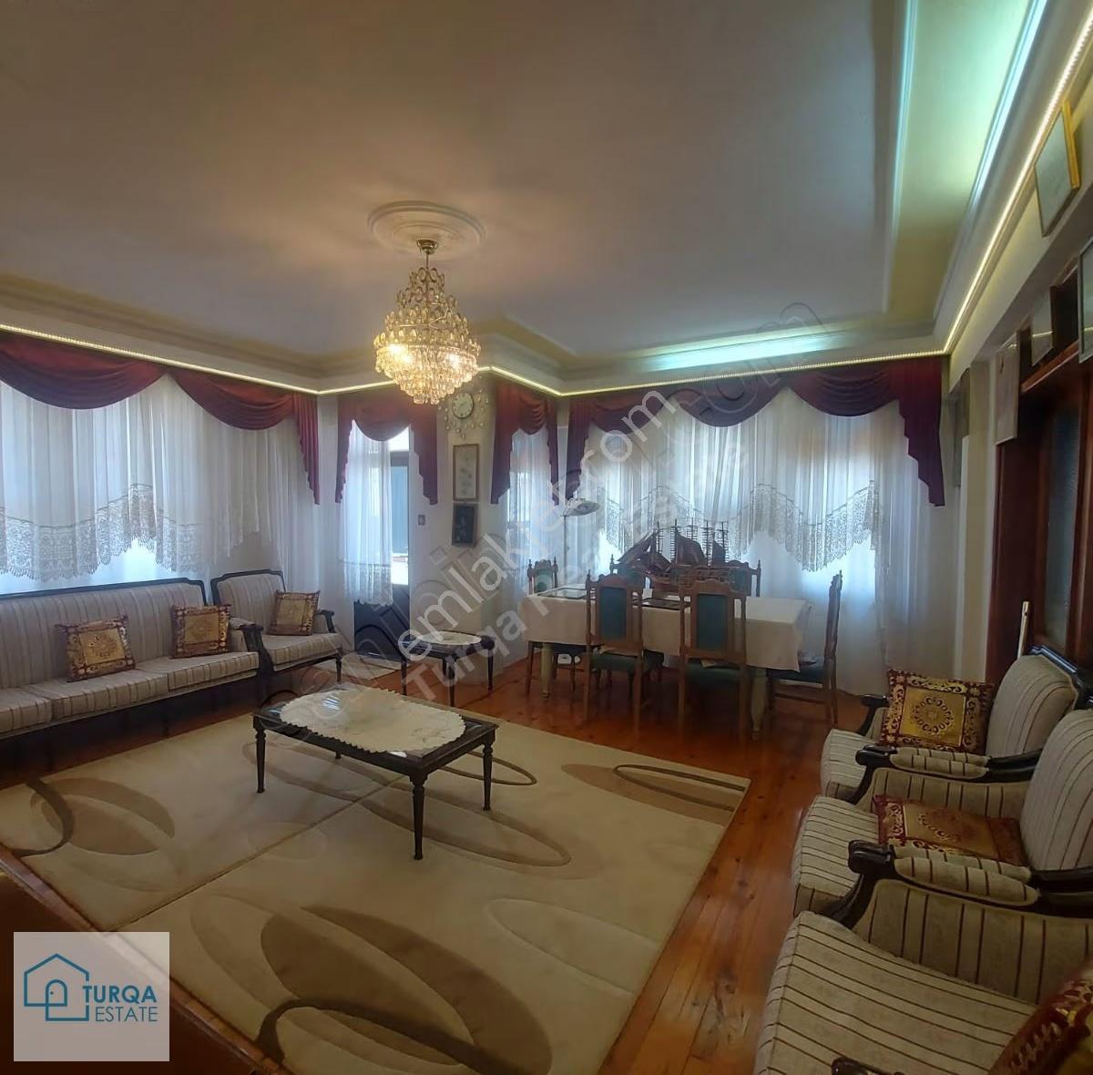 Alanya Saray Mahallesi'nde 2+1 Eşyalı Kiralık Daire
