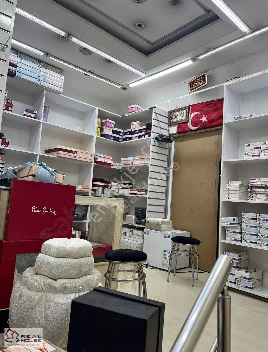 Mahmutpaşa'da Satılık 3 Katlı, 60m² Mağaza Dükkan - Görsel 3