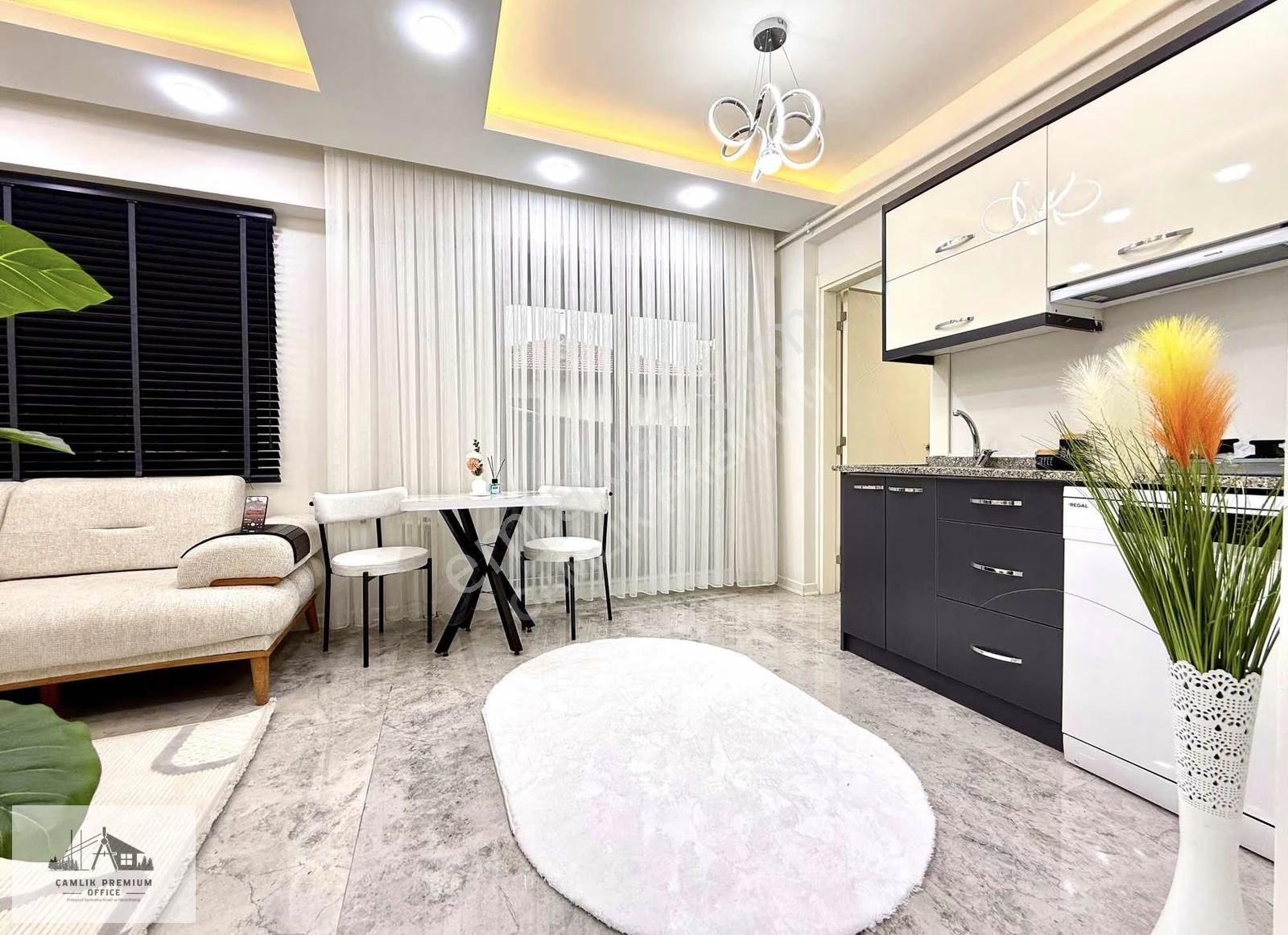 Zeytinköy'de Arakat-balkonlu Sıfır Eşyalı 1+1 Daire - Görsel 17