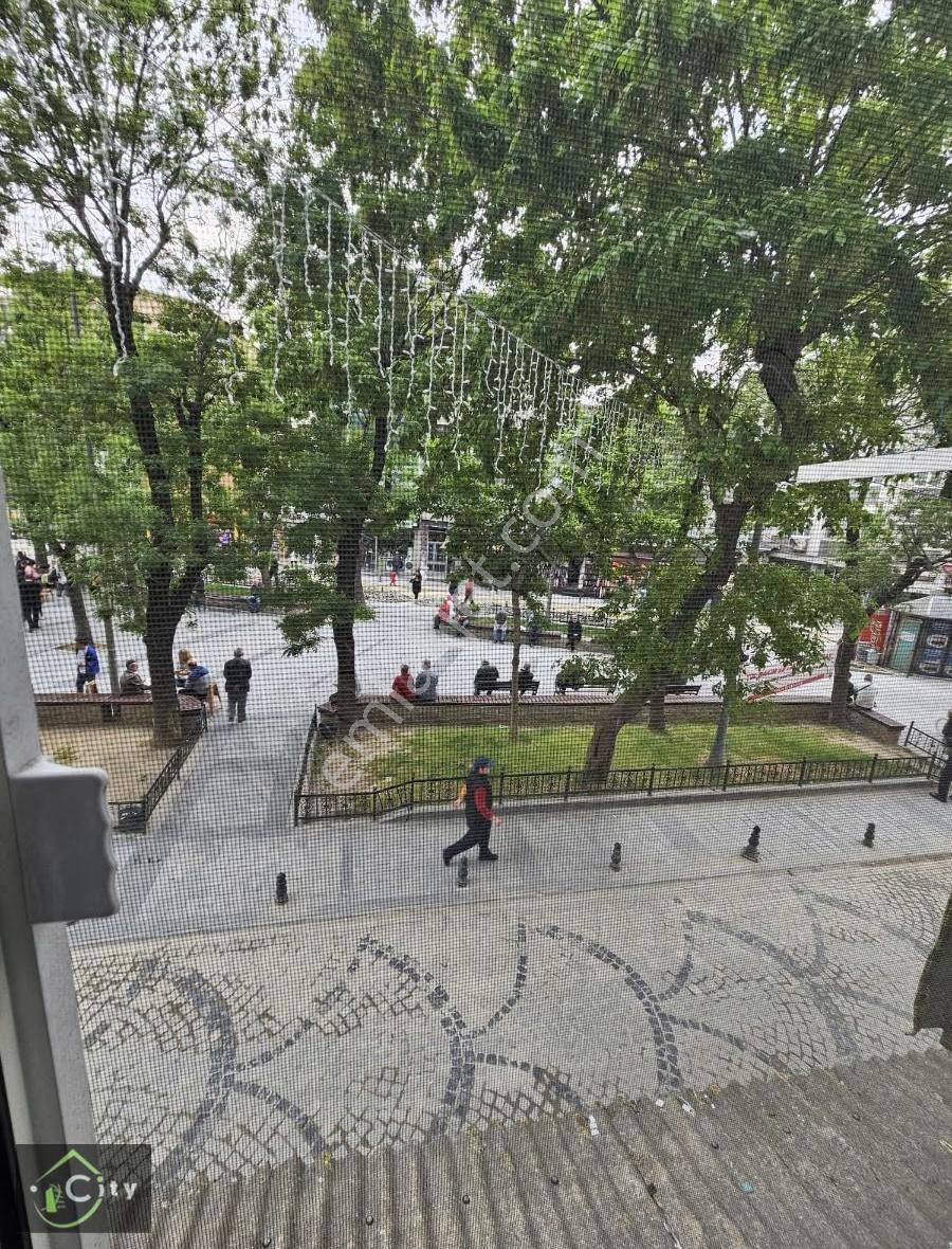 Şehremini Büyük Saray Meydande Satılık 2+1 Daire
