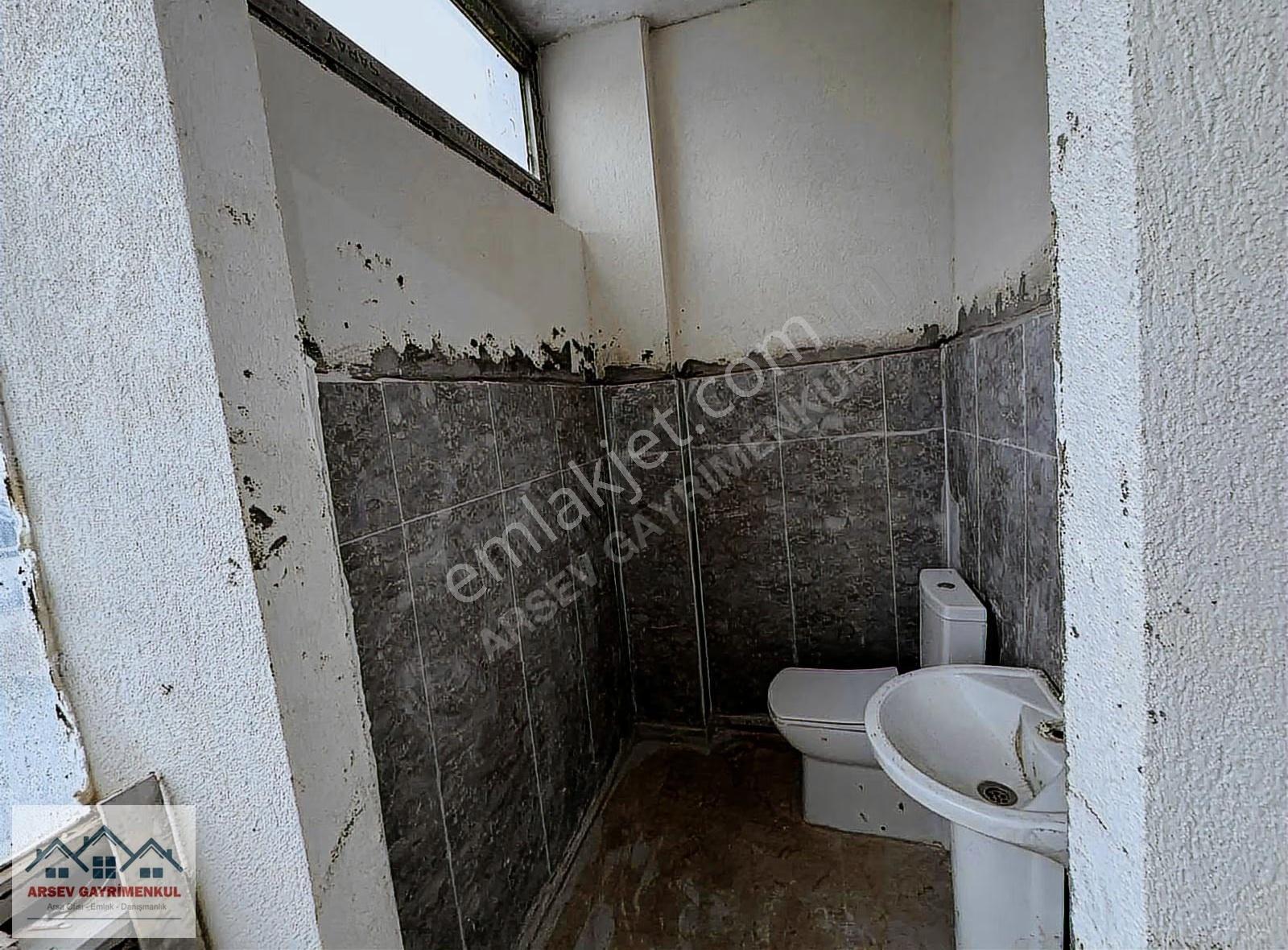 Güvercintepe Cumhuriyet Cadde Üstü 100m2 Köşe Başı Dükkan - Görsel 25