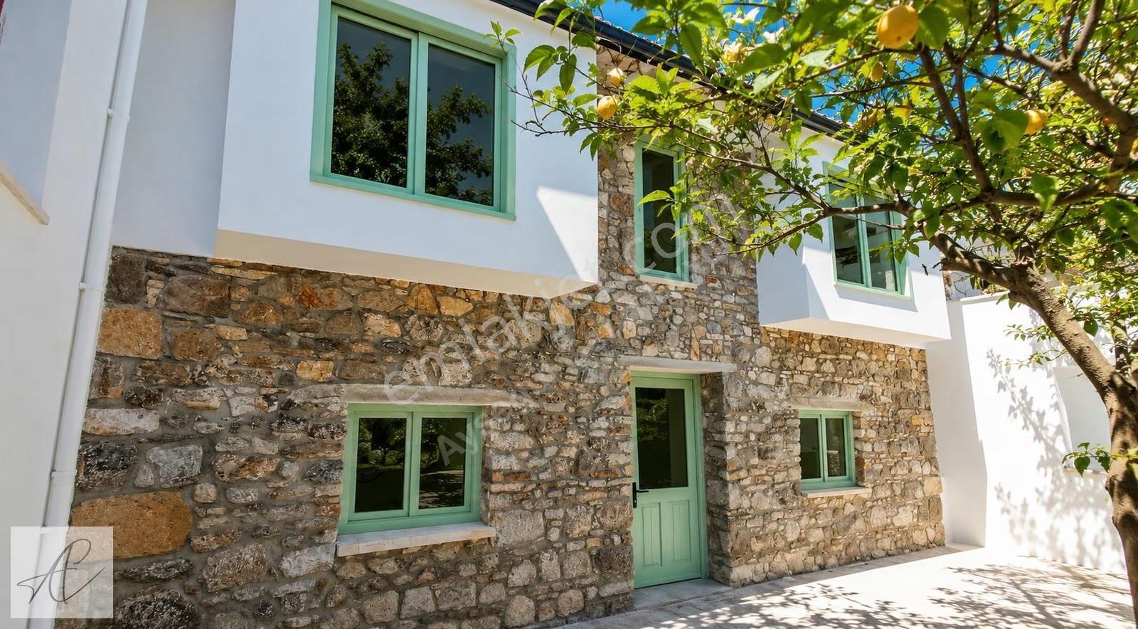 Marina Ve Kale Manzaralı Yenilenmiş Otantik Bodrum Taş Evi - Görsel 9