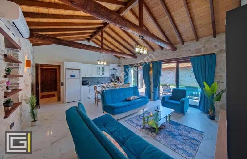Fethiyede Uzun Dönem Kiralık 2+1 Eşyalı Havuzlu Otoparklı Villa - Görsel 3