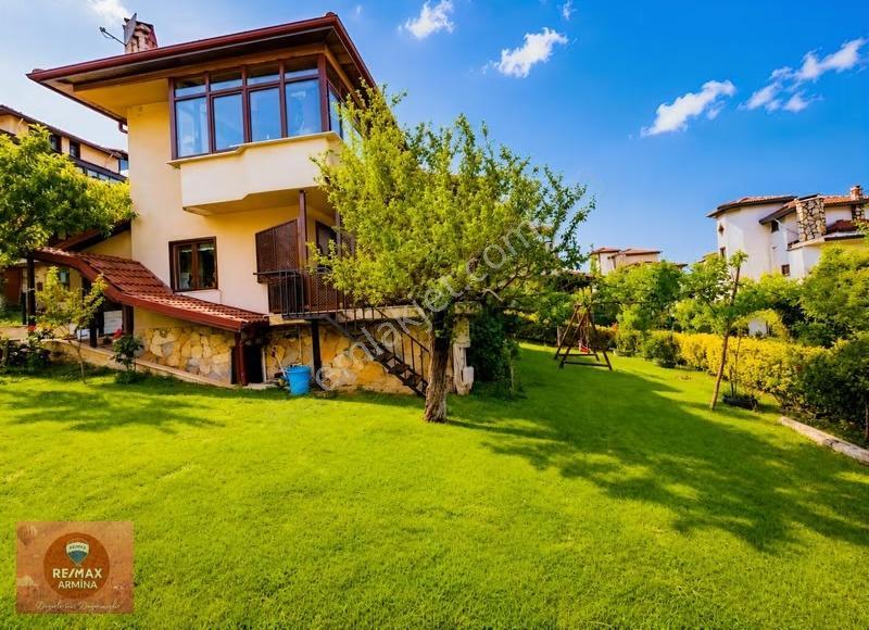 Sapancada Bayram Tatili İçin Göl Manzaralı 4+1 Triblex Villa - Görsel 15