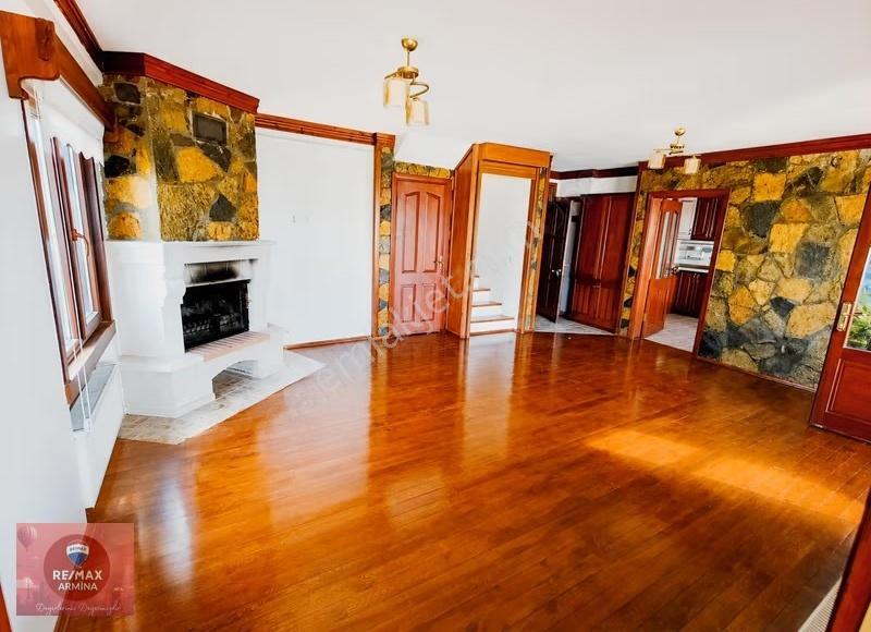 Sapancada Bayram Tatili İçin Göl Manzaralı 4+1 Triblex Villa - Görsel 32