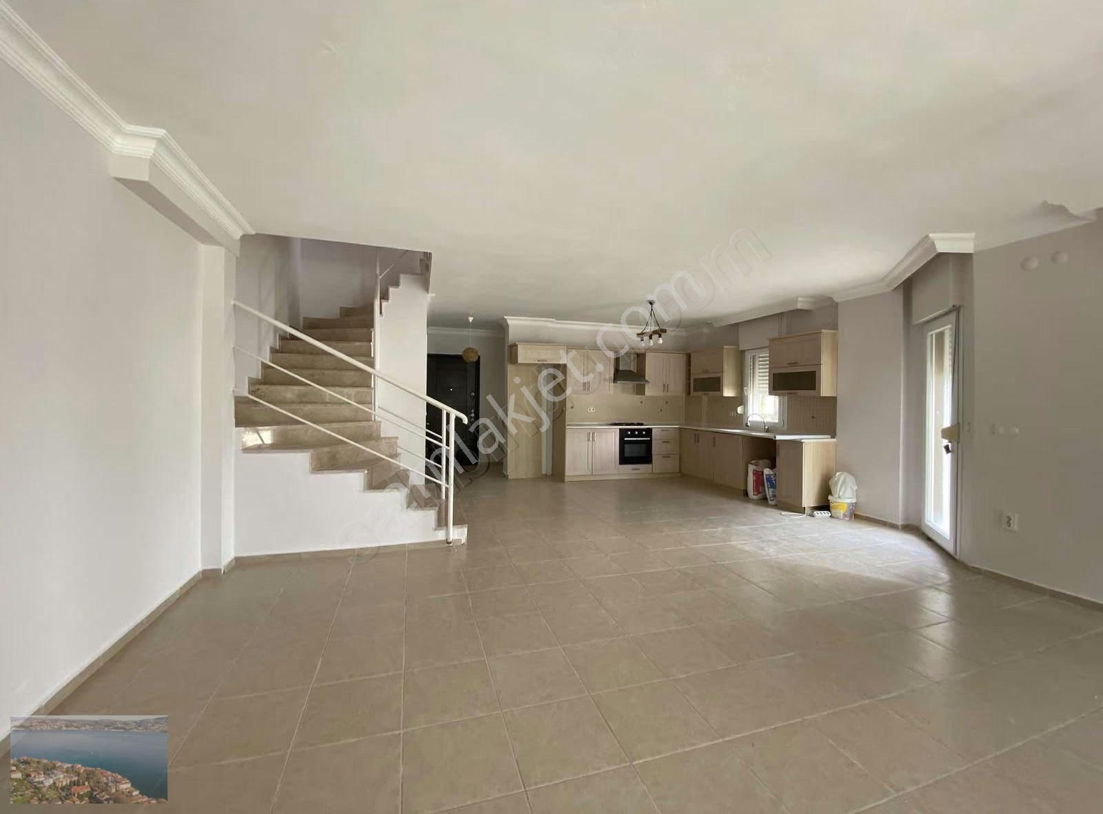 Çeşme Sakarya-uzun Dönem Kiralık Havuzlu Bahçeli Teraslı Villa - Görsel 13