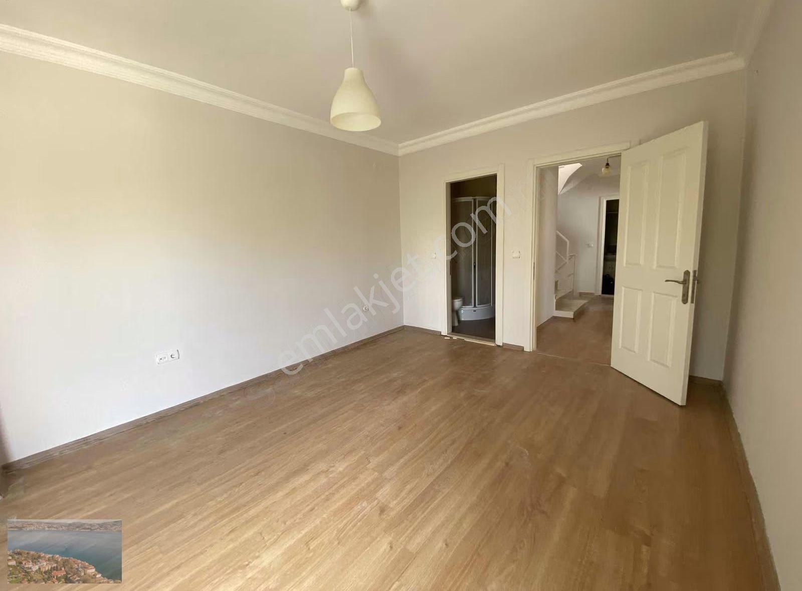 Çeşme Sakarya-uzun Dönem Kiralık Havuzlu Bahçeli Teraslı Villa - Görsel 8