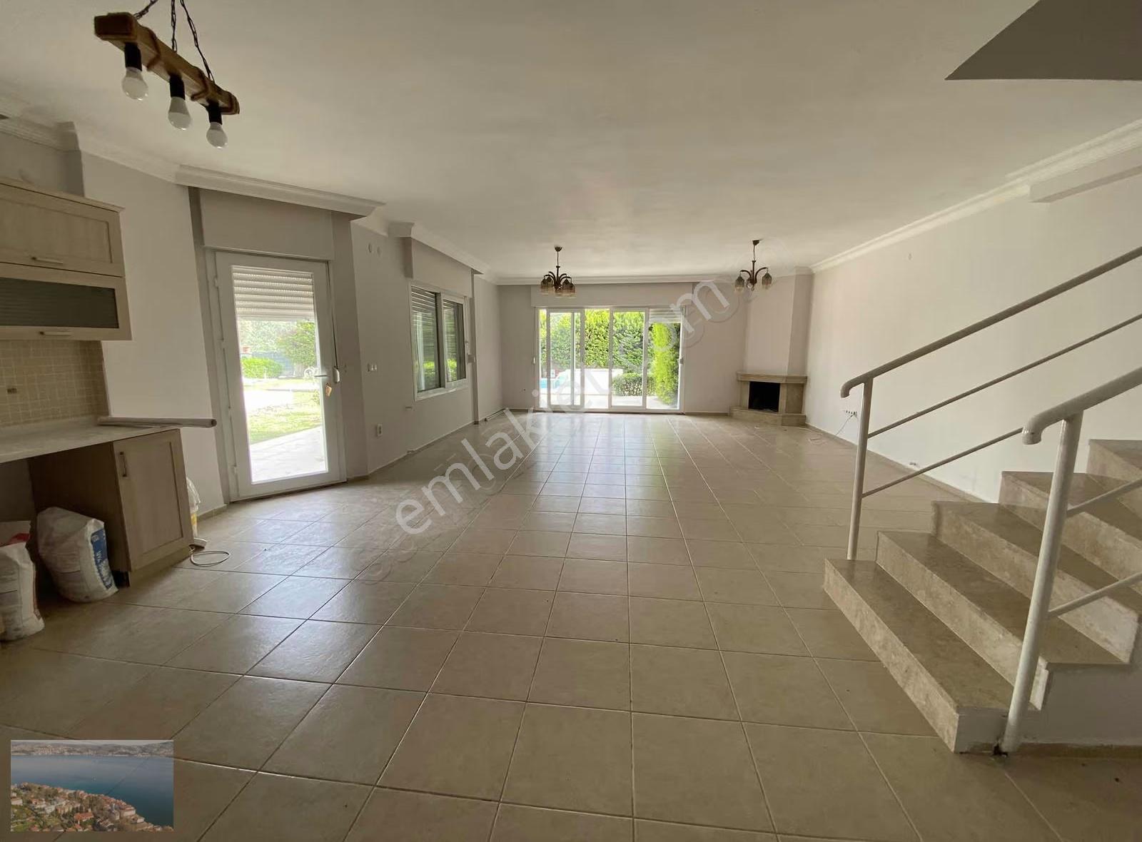 Çeşme Sakarya-uzun Dönem Kiralık Havuzlu Bahçeli Teraslı Villa - Görsel 6