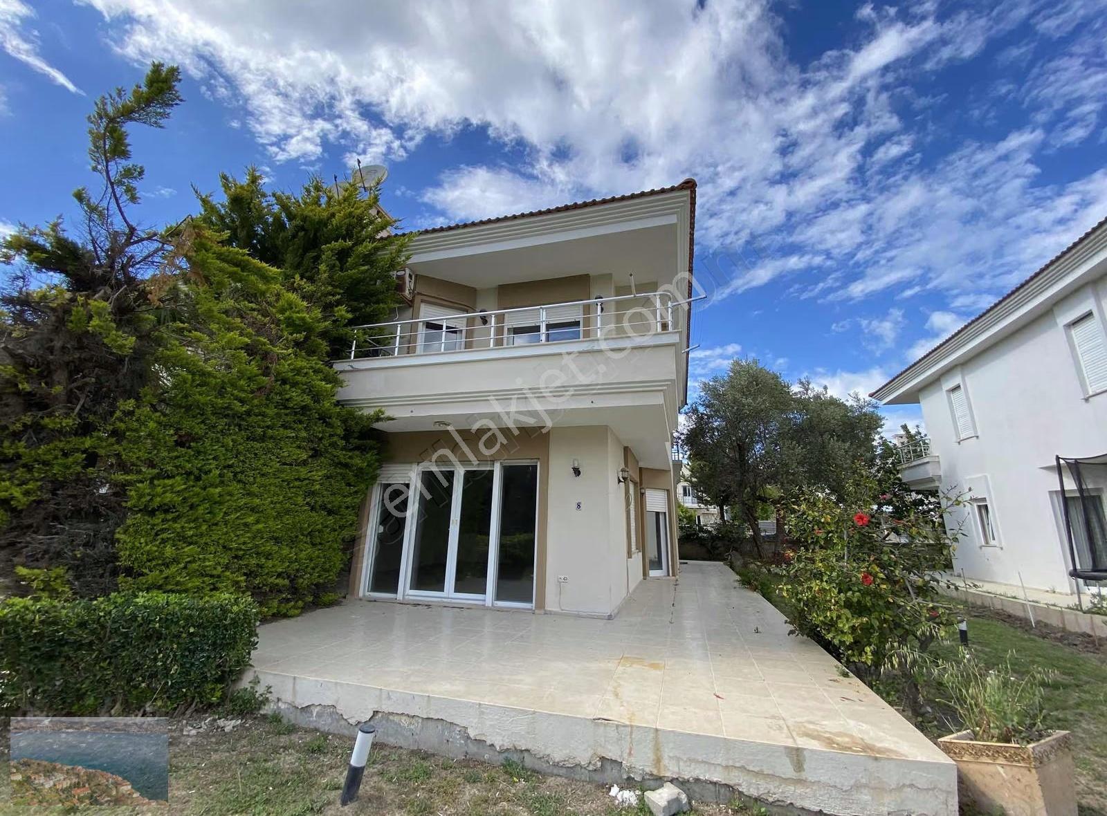 Çeşme Sakarya-uzun Dönem Kiralık Havuzlu Bahçeli Teraslı Villa - Görsel 17