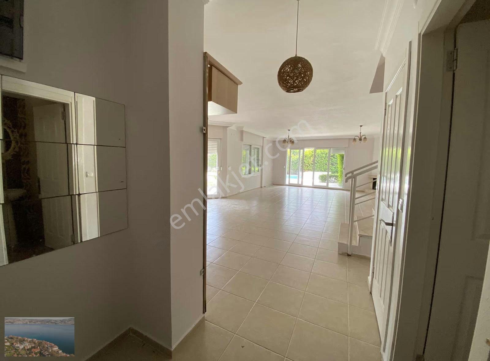 Çeşme Sakarya-uzun Dönem Kiralık Havuzlu Bahçeli Teraslı Villa - Görsel 16