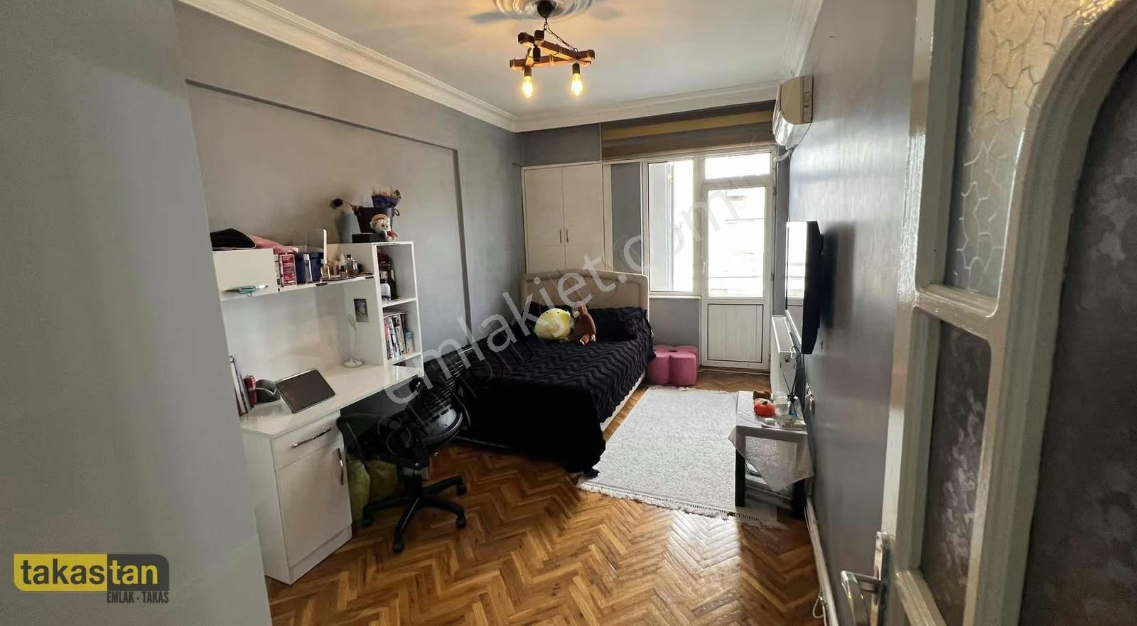 Sarigüllük'te Bakımlı 3+1 Daire, 150m², Merkezi Konum - Görsel 2