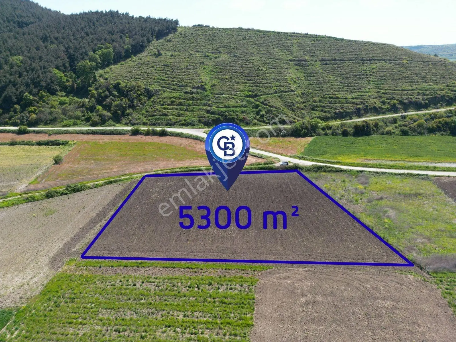 Bursa Karacabey Çeşnigir'de Yola Cephe 5300 M² Satılık Tarla