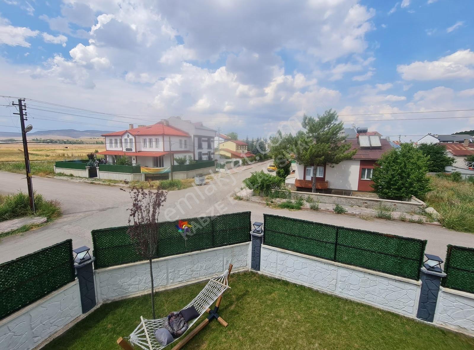 Kabze Emlaktan Sivas Karşıyaka Mh'de Köşe Başı Satılık Villa..! - Görsel 24