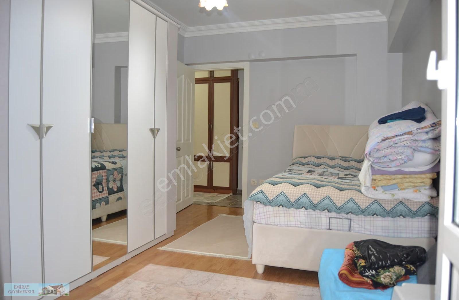 Emiray Dan İstiklal Mahallesinde Oturuma Hazır Boş 2+1 Daire - Görsel 31
