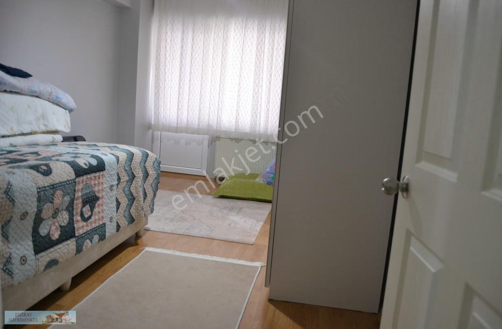 Emiray Dan İstiklal Mahallesinde Oturuma Hazır Boş 2+1 Daire - Görsel 32