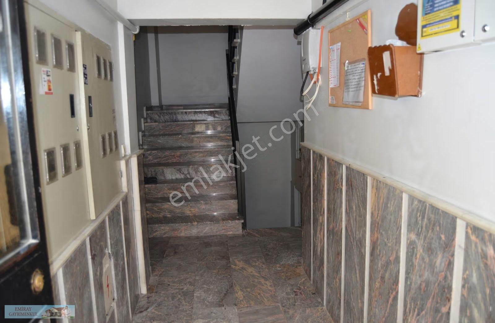Emiray Dan İstiklal Mahallesinde Oturuma Hazır Boş 2+1 Daire - Görsel 22