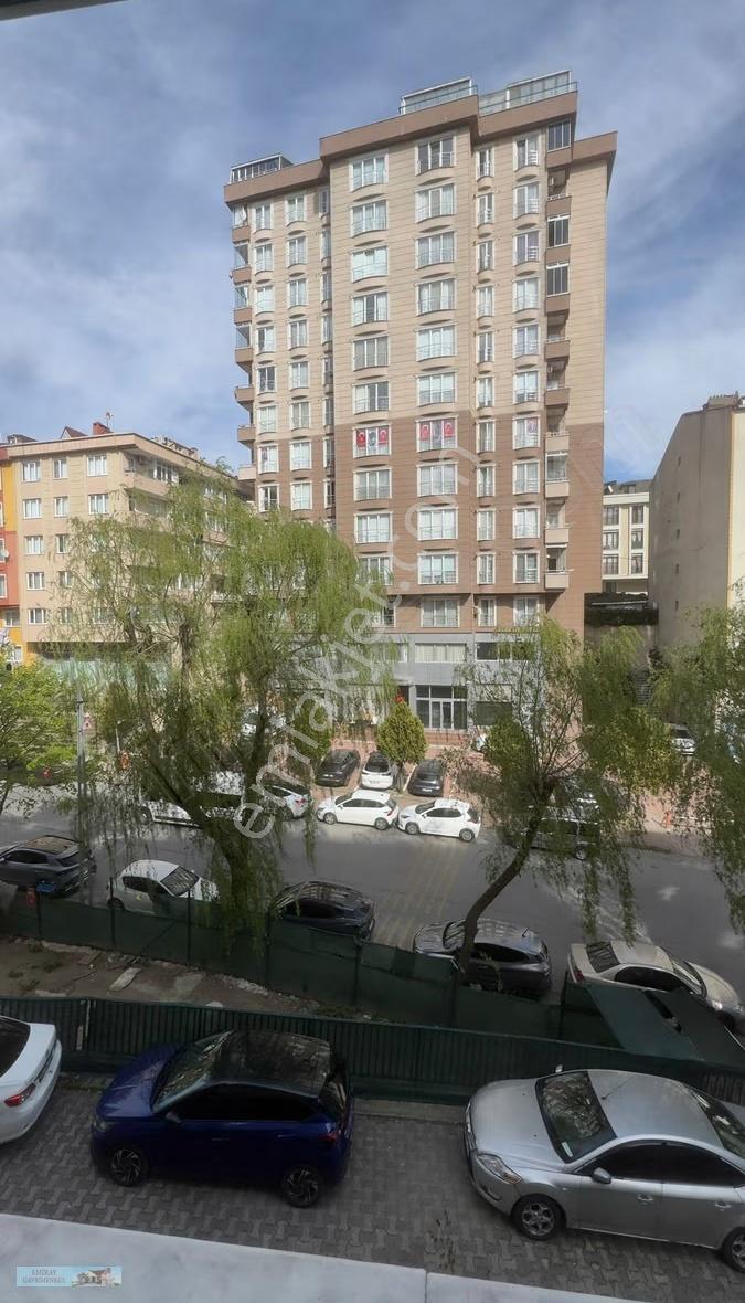 Emiray Dan İkbal Caddesine Komşu Ara Katta Satılık 2+1