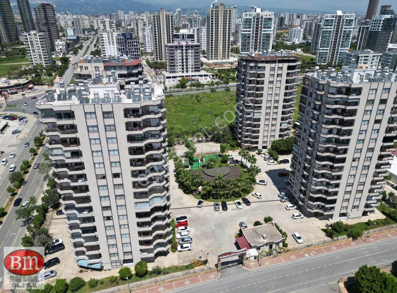 Bm''den Cem Evi Civ. Ekinci Sitesin'de 4+1 Doğalgazlı Daire