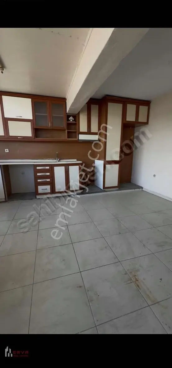 Eşrefpaşa'da 2+1 Çift Cephe Ferah Satılık Daire - Görsel 2