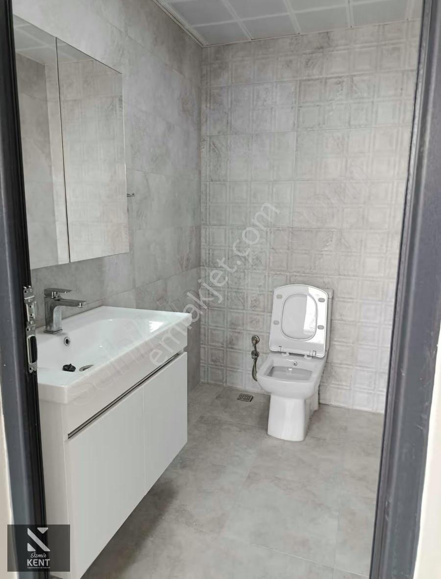 Kemalpaşa Mehmet Akif Ersoy Kiralık 270m2 Dükkan - Görsel 11