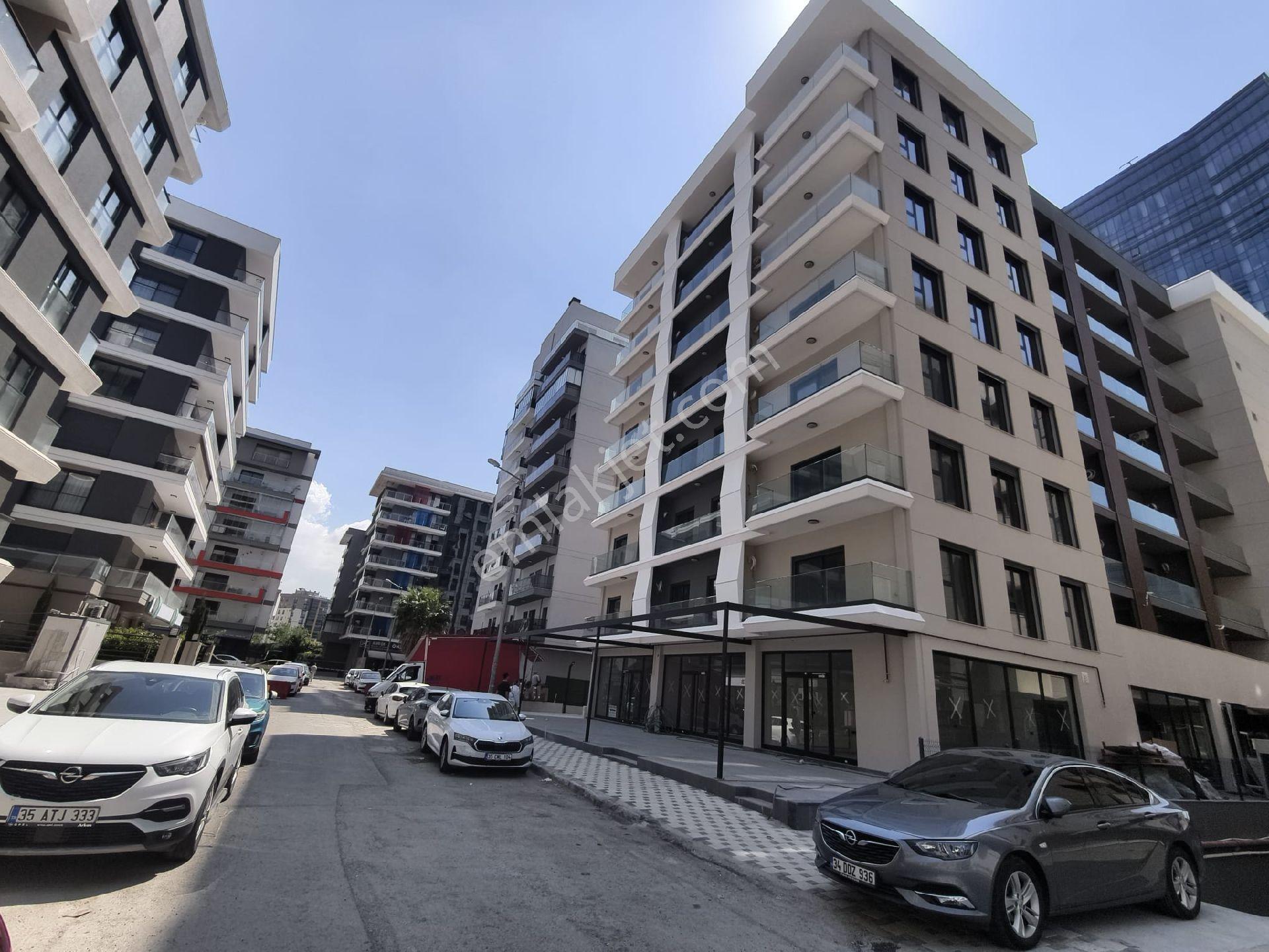 Bayraklı Marka Premium'da Satılık 1+1 Sıfır Daire