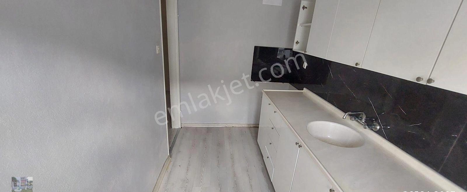 Karşıyaka Elit Sitesinde 2+1 Kiralık Daire Kanıt Emlaktan - Görsel 6