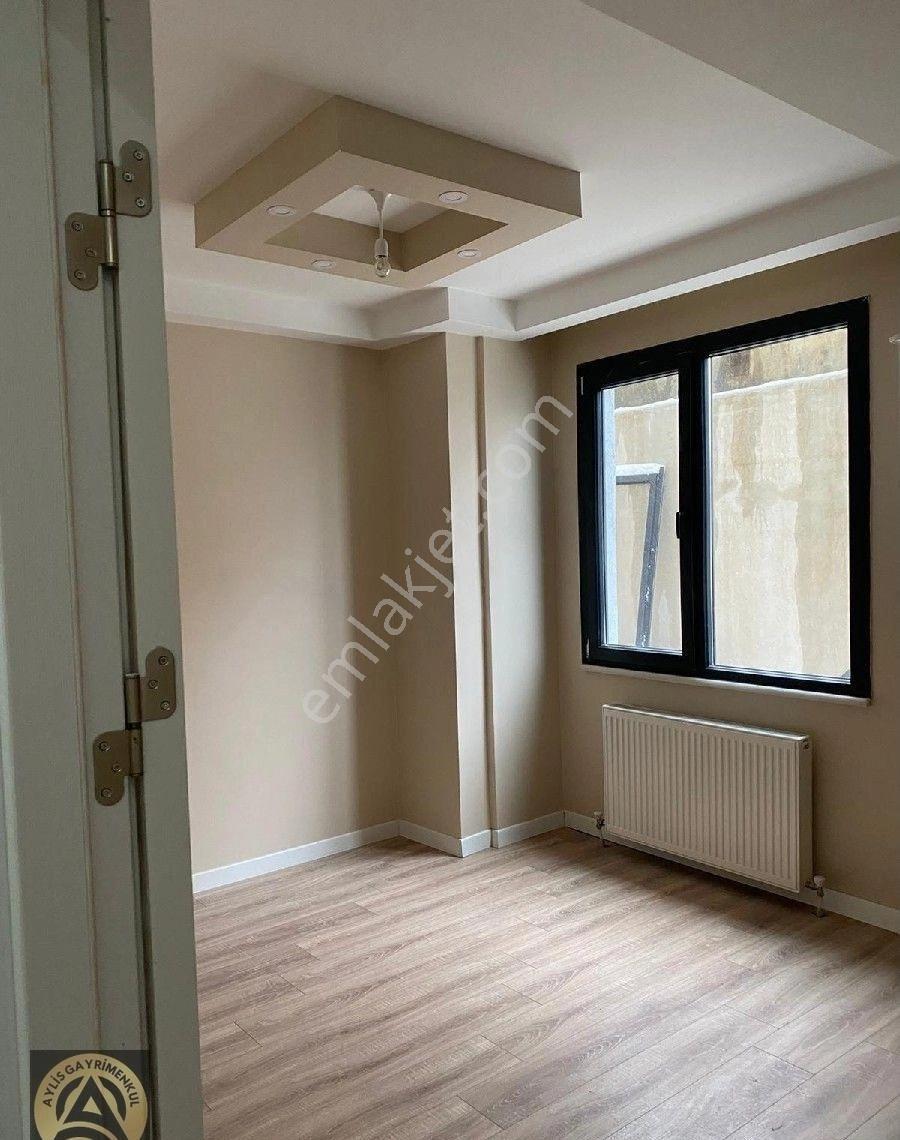 Sarıyer Madende Keyifli Oturuma Sahip 2+1 Satılık Daire. - Görsel 27