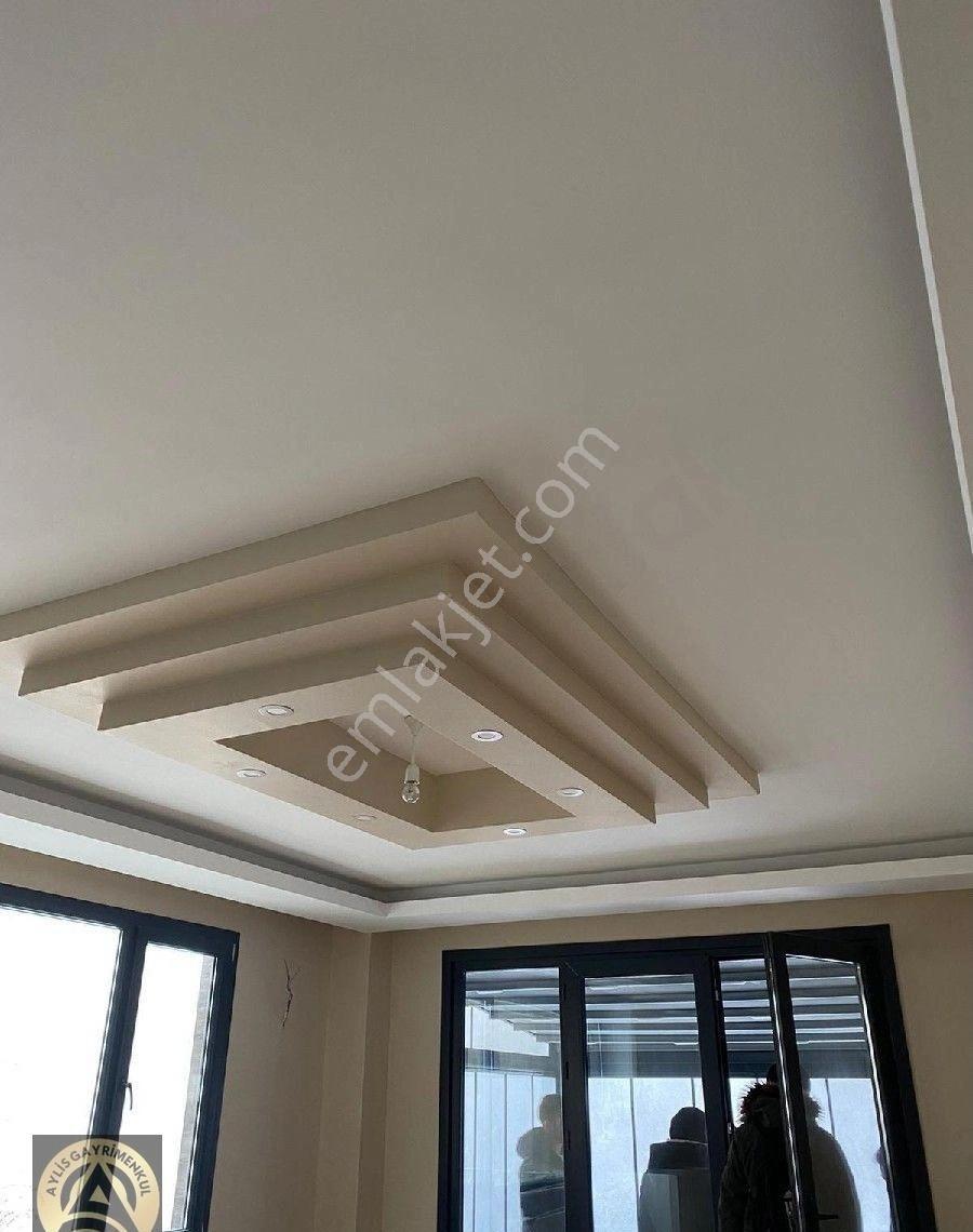 Sarıyer Madende Keyifli Oturuma Sahip 2+1 Satılık Daire. - Görsel 13