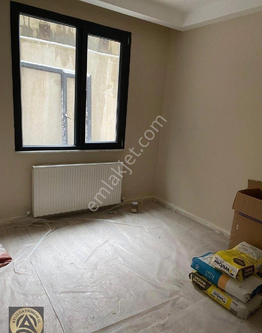 Sarıyer Madende Keyifli Oturuma Sahip 2+1 Satılık Daire. - Görsel 24
