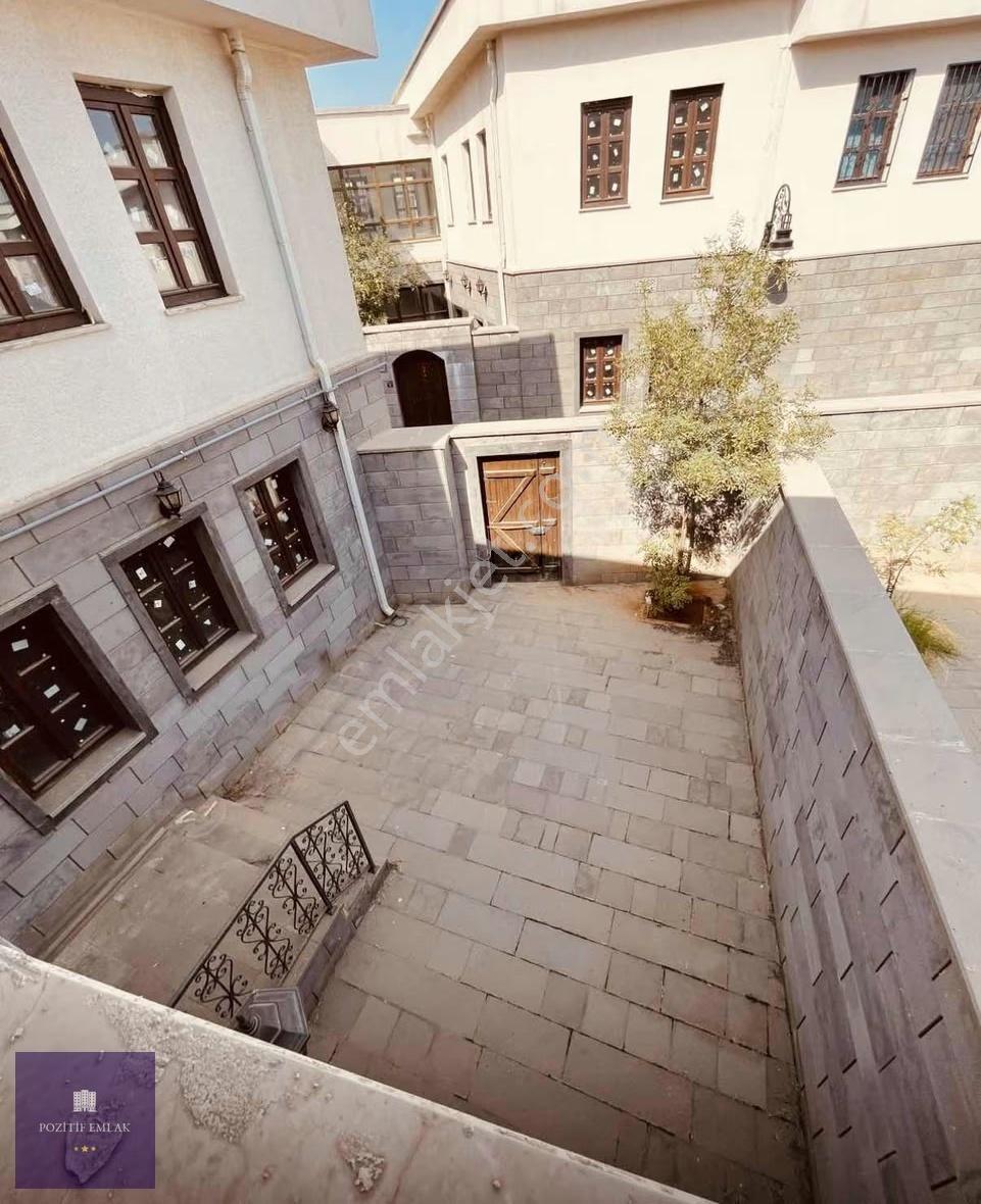 Surda Satılık Konak Tadında Villa - Görsel 9