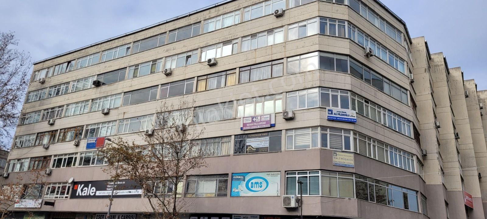 Ulus Rüzgarlı'da Cadde Cepheli Manzaralı - Görsel 18