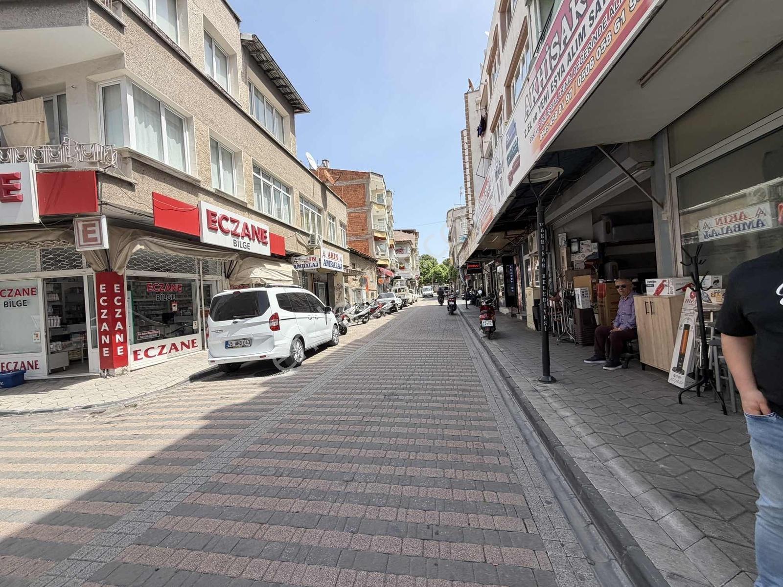 Şehir Merkezinde Komple Satılık Bina | 3 Dükkan + 3 Daire - Görsel 5