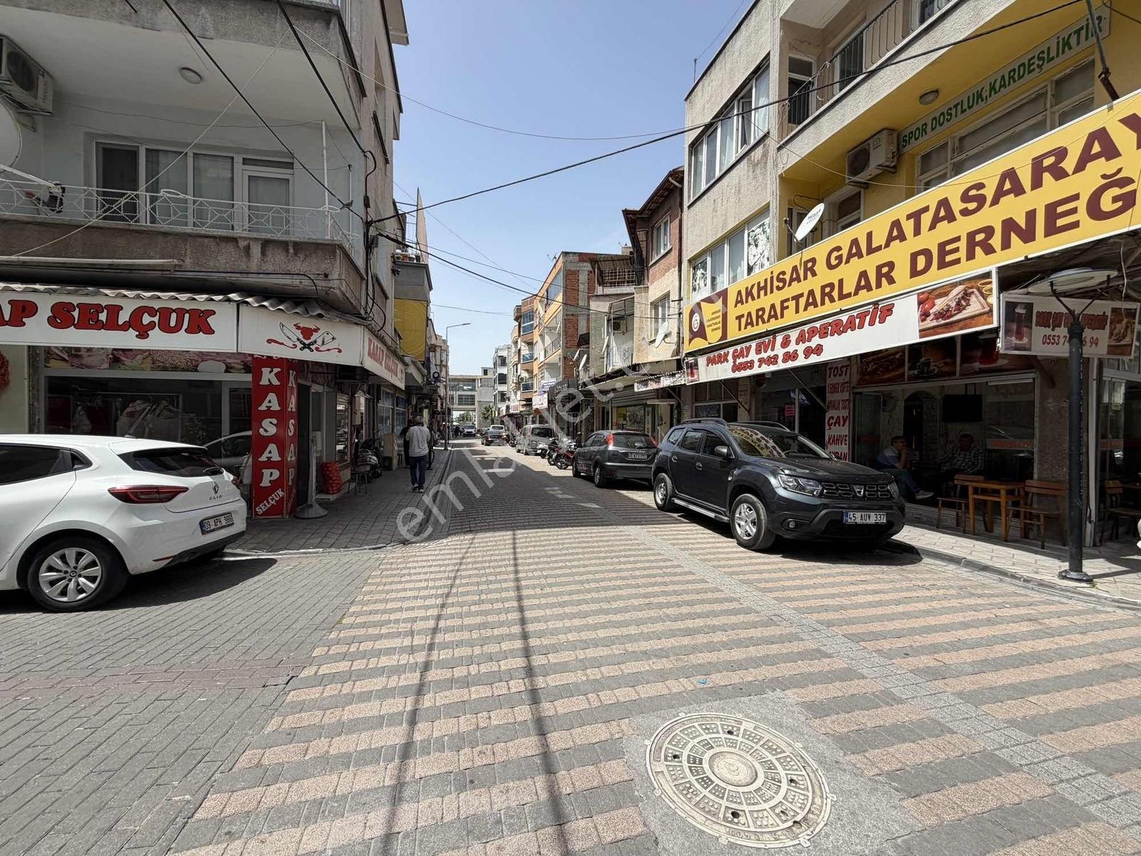 Şehir Merkezinde Komple Satılık Bina | 3 Dükkan + 3 Daire - Görsel 4
