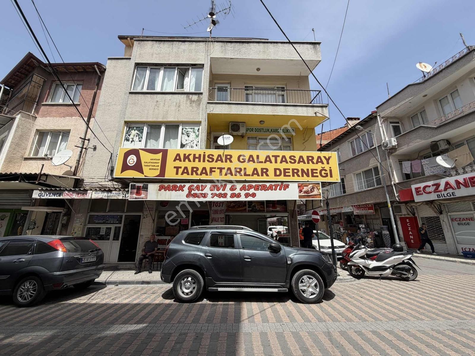 Şehir Merkezinde Komple Satılık Bina | 3 Dükkan + 3 Daire - Görsel 7