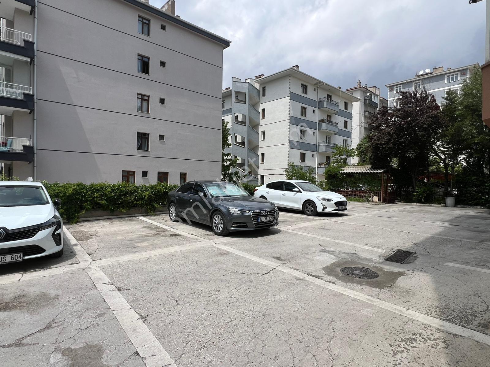 Kartal'dan İnşaatı Devam Eden Adliye Sarayı Karşısında 3+1 Kiral