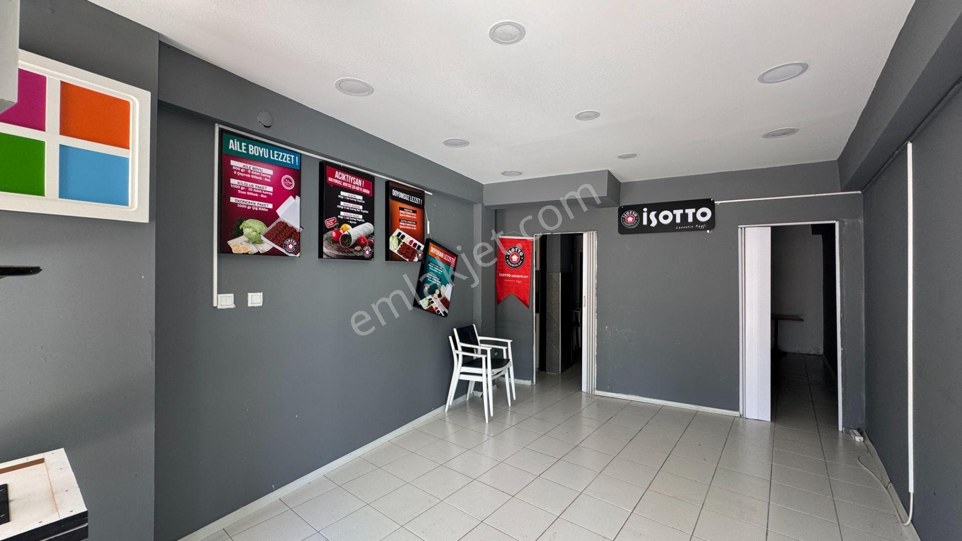 Mevlana Cad. Üzeri 40 M² Her İşe Uygun Dükkan