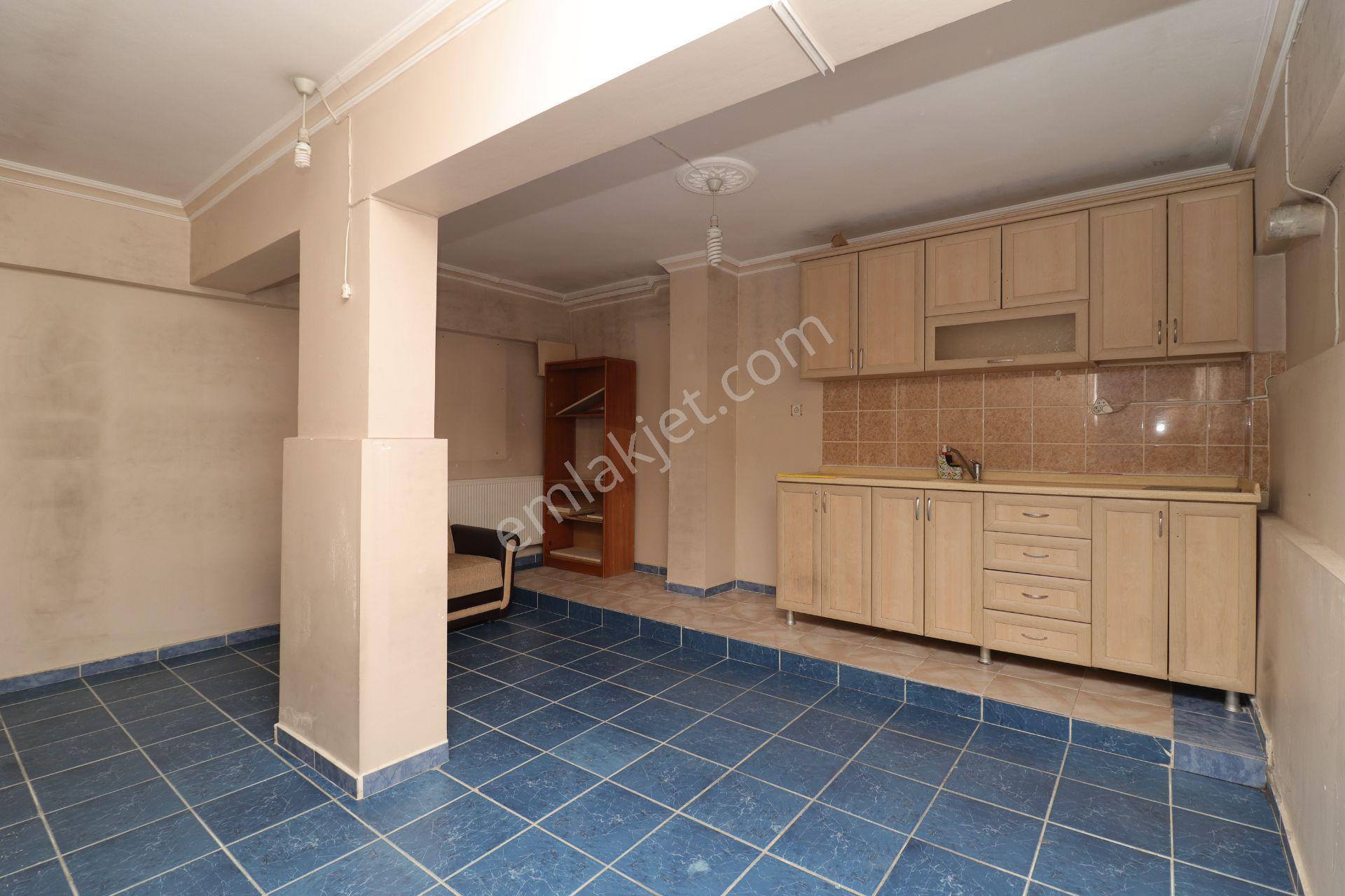 Elvankent 14.caddeye 1 Bina İçerde *60 M2* Depolu Satılık Dükkan - Görsel 12
